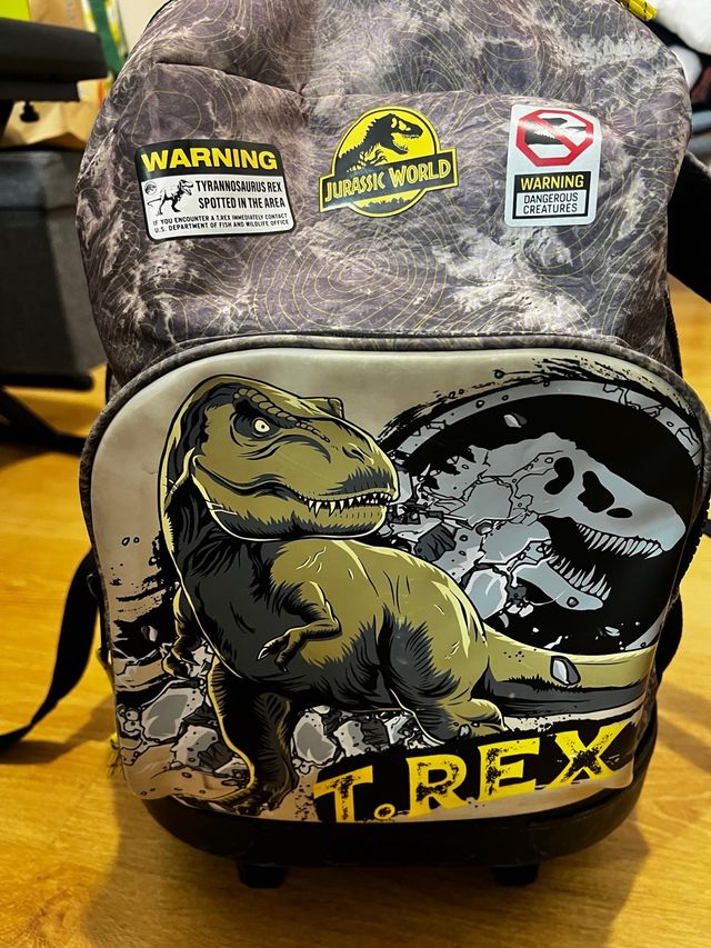 Mochila Jurassic Park T-Rex con ruedas