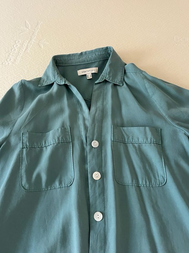 Camisa verde ancha Cortefiel. Talla M