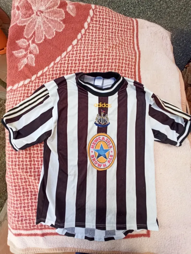 CAMISETA NEWCASTLE UNITED 1997-1998.