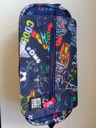 Estuche triple cremallera diseño graffiti y fútbol