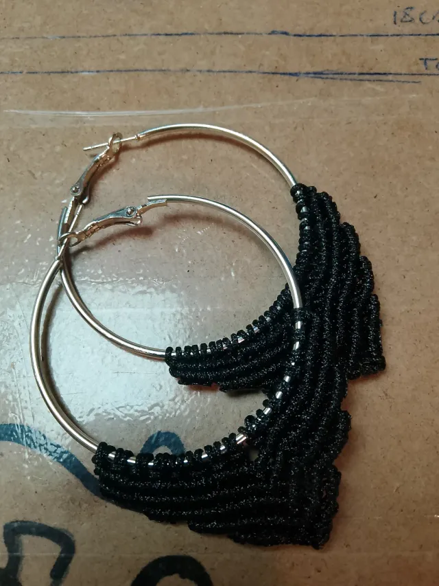 Pendientes Aro Macramé Negro y Plateado