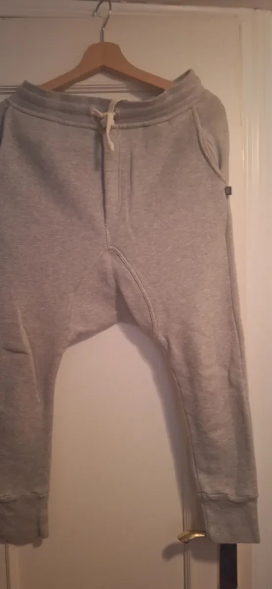 Pantalón chándal gris