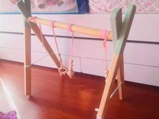 Gimnasio de madera para bebé