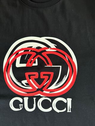 T-shirt Gucci nera con logo