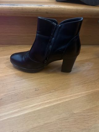 Stivaletto donna nero con tacco