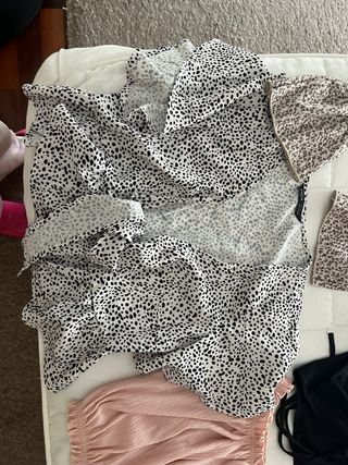 Pack 4 tops/blusas y 1 vestido