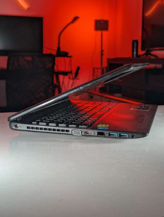 Portátil Asus i7 4ta Gen 8GB RAM 500GB W10