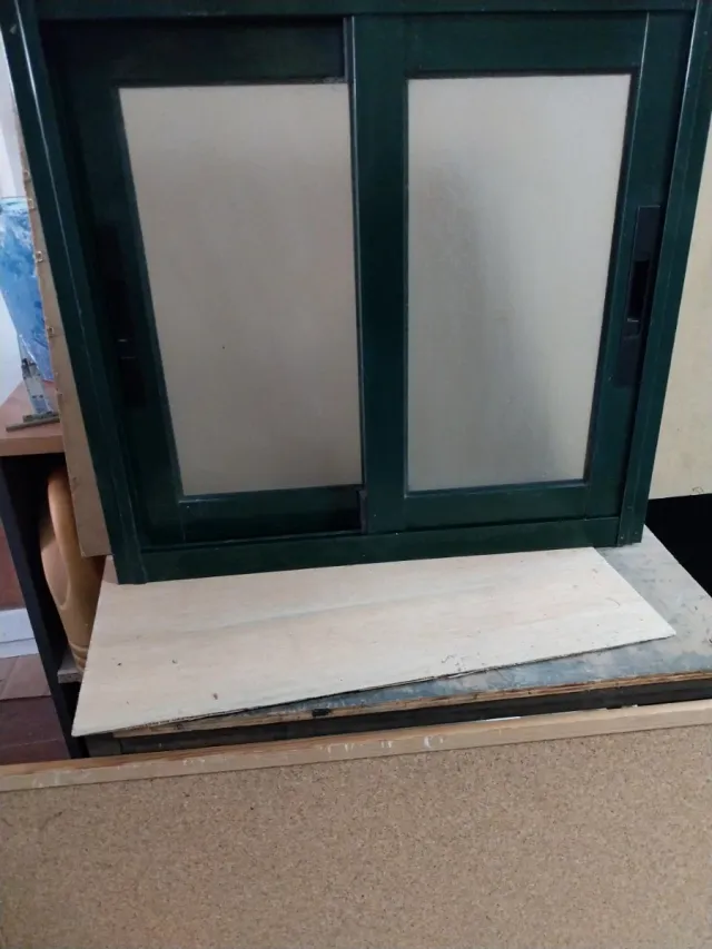 Ventana corredera verde 64x60