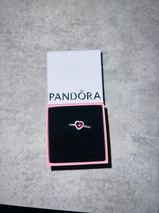 Anello Pandora Cuore in rilievo rosso nuovo 