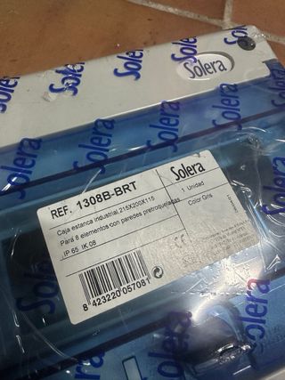 Caja estanca 8 elementos Solera