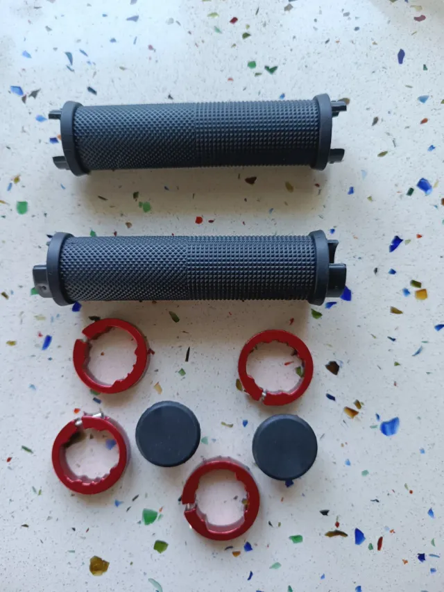 Manopole per bici in gomma, nuove di zecca