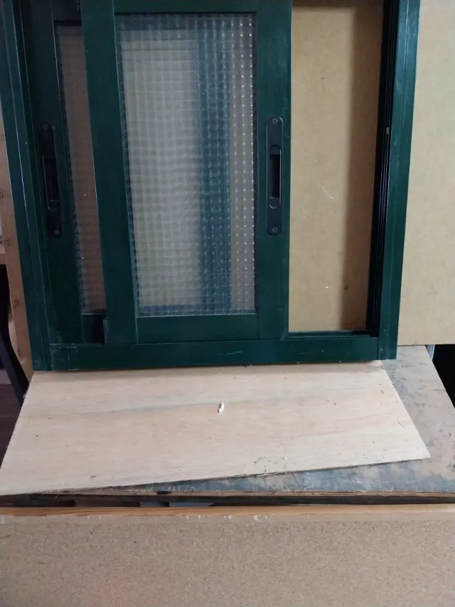 Ventana corredera 60x60 cm