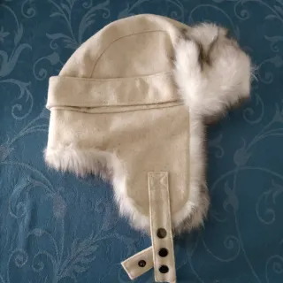 Gorra Wedze con orejeras blanco y beige 