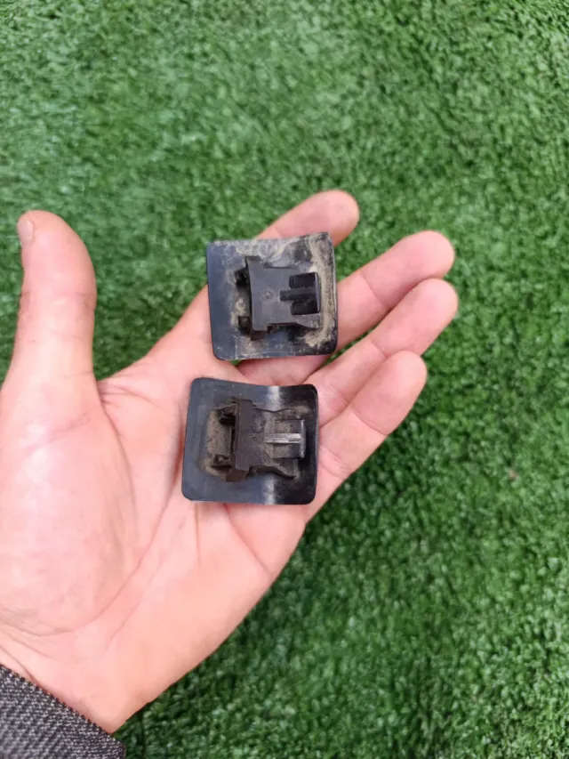 2 molduras pestillos Peugeot 106