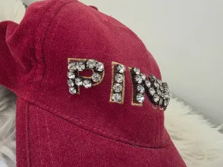 Cappello donna Pinko velluto bordeaux con strass