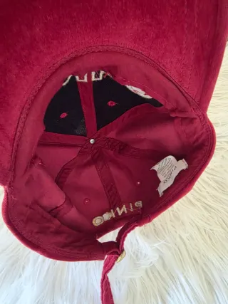 Cappello donna Pinko velluto bordeaux con strass