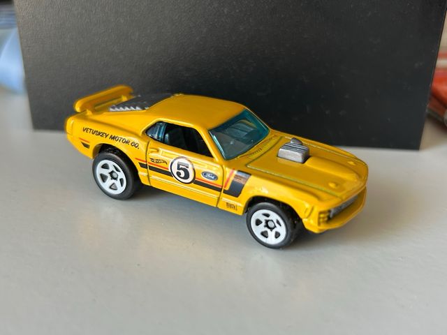 Hot Wheels '70 Ford Mustang Mach 1 Amarillo