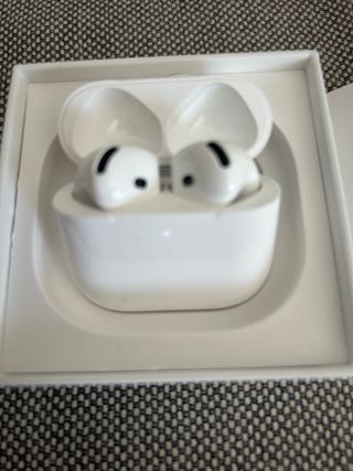 AirPods 4 con Cancelación de Ruido