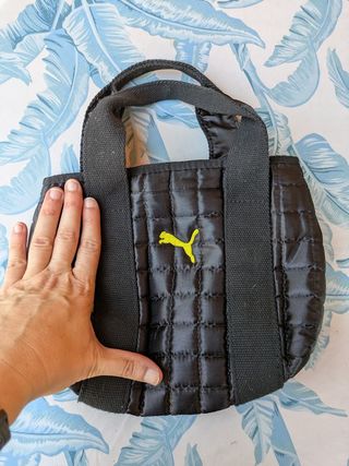 Bolso Puma acolchado negro y amarillo