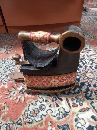 Plancha antigua carbón decorativa