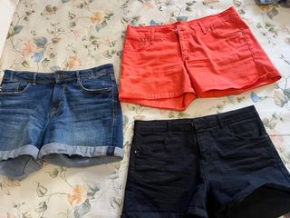 3 bermudas cortas colores Stradivarius y Cortefi