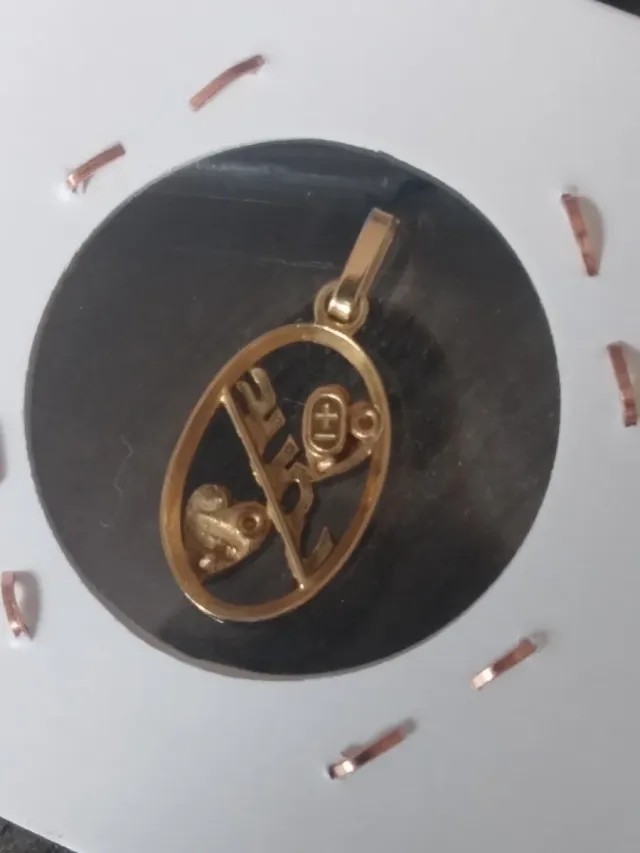 Novo pingente LOVE
Ouro 18Kl.