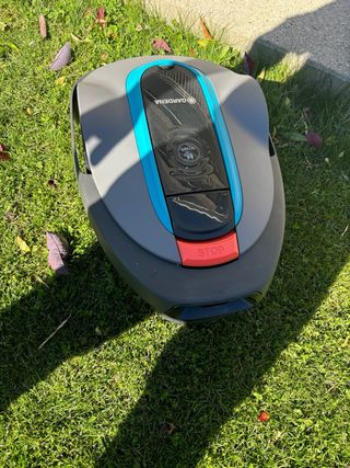 Cortacésped Robot Gardena Seminuevo con base carga