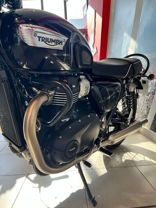 Triumph Bonneville T100