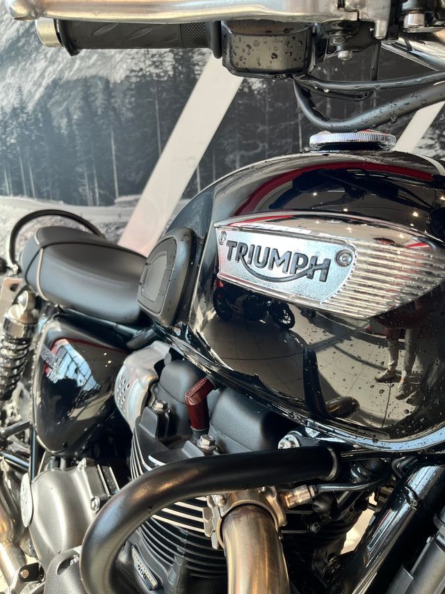 Triumph Bonneville T100