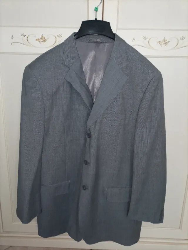 Completo uomo grigio