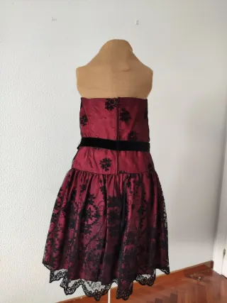 Vestido de fiesta corto rojo y negro
