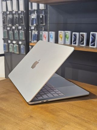 MACBOOK AIR 13" M2 256GB PLATA (2022) A2681
