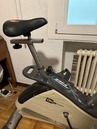 Bici Estática BH Fitness Onyx Program