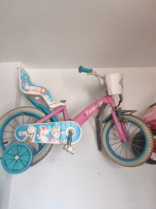 Bicicleta infantil rosa con unicornios