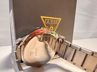 Reloj Guess Dorado y Plateado