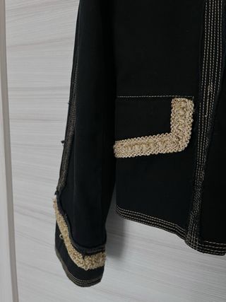 Giacca Atelier Nera Dettagli Oro Collezione