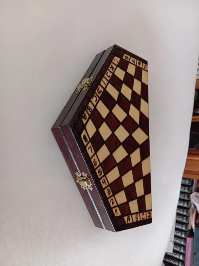 Tabuleiro de xadrez hexagonal para 3 jogadores