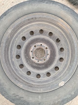 4 Ruedas 185/65R15 con Llantas