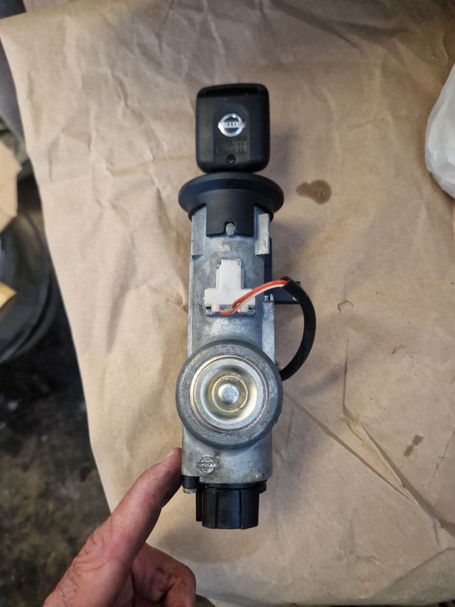 Cerradura de contacto Nissan Micra K12