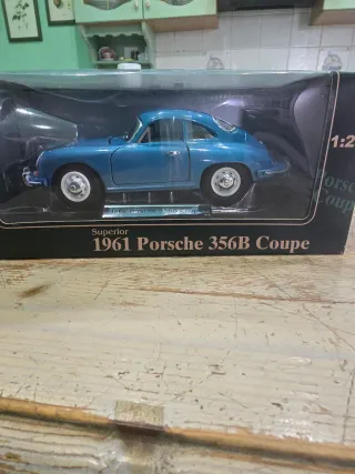 Porsche 356B Coupe 1:24 Blu Superior collectibles