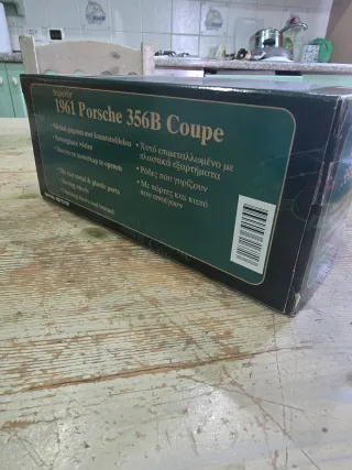 Porsche 356B Coupe 1:24 Blu Superior collectibles