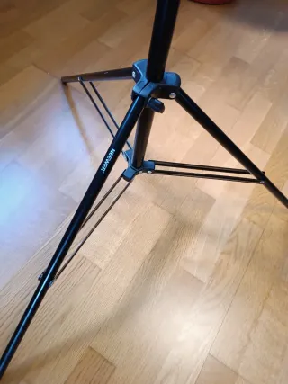 FOCO LED NEEWER + Accesorios