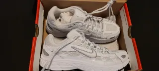 Zapatillas Nike P-6000 Blancas y Plateadas