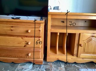 Mobili da soggiorno in legno e vetro