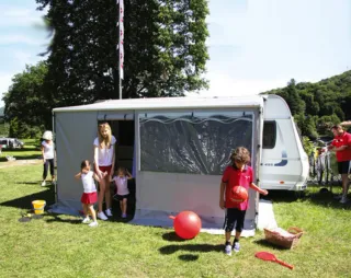 Toldo Fiamma Zip con cerramiento