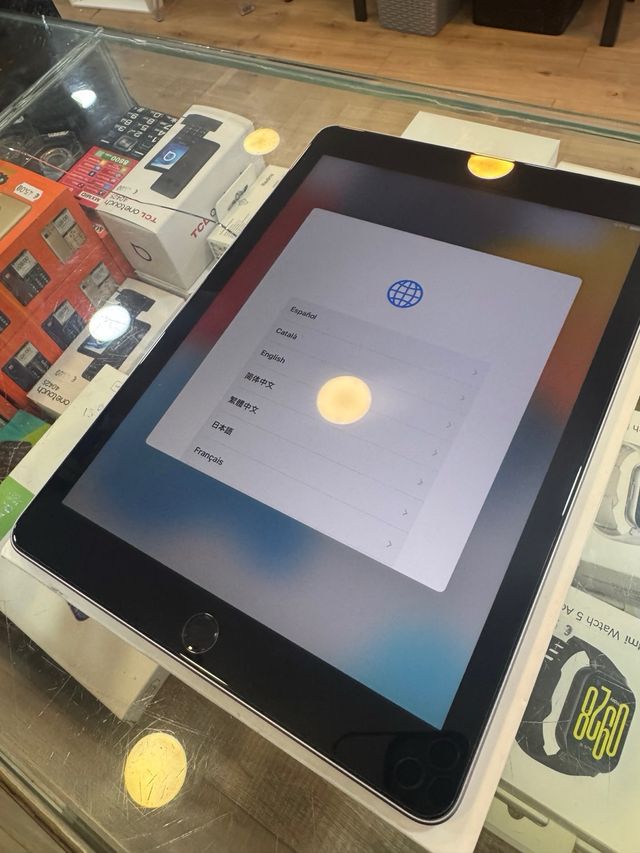 iPad 6ª Gen 32GB Plata Caja Original + Funda