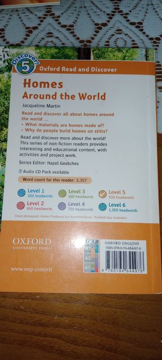 Libro de inglés "HOMES AROUND THE WORLD"