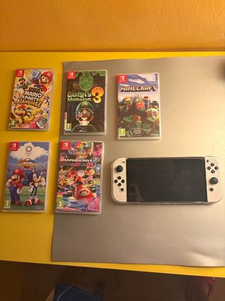 Nintendo Switch OLED + 4 giochi