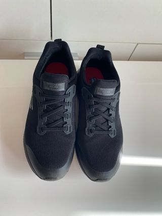 Zapatos Skechers Negros Nuevos