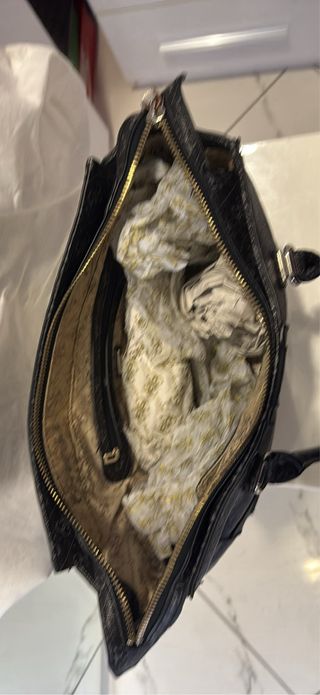 Borsa Guess Nera con Dettagli Argento